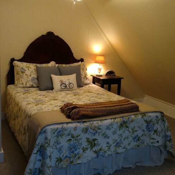 فندق Geyser Lodge