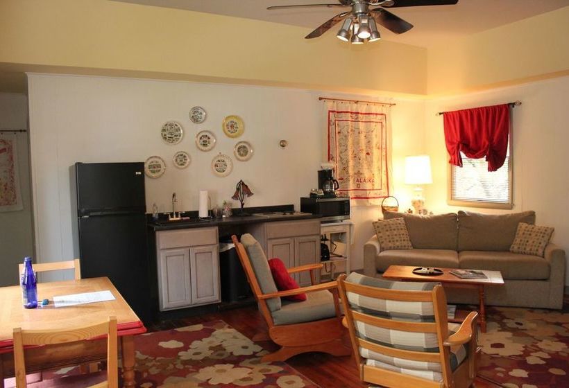 فندق Geyser Lodge