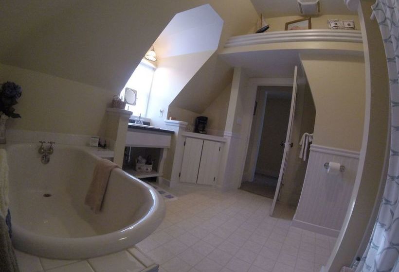 فندق Geyser Lodge