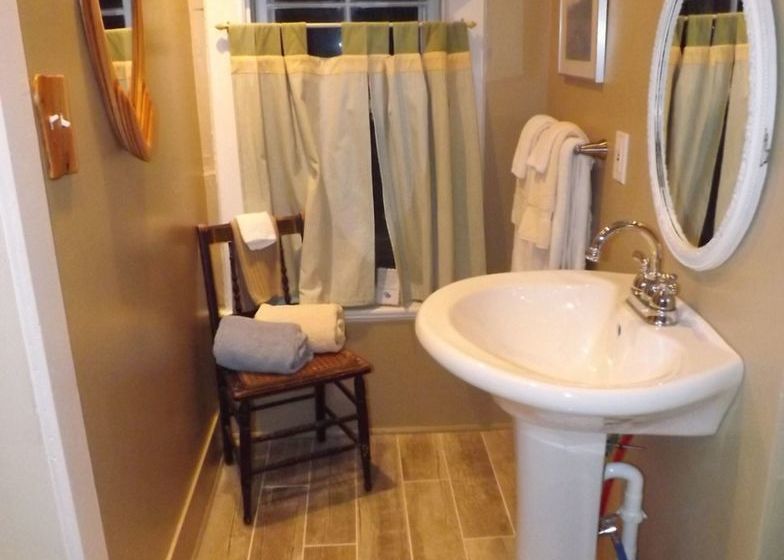 فندق Geyser Lodge