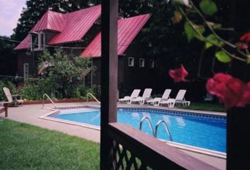 فندق Geyser Lodge