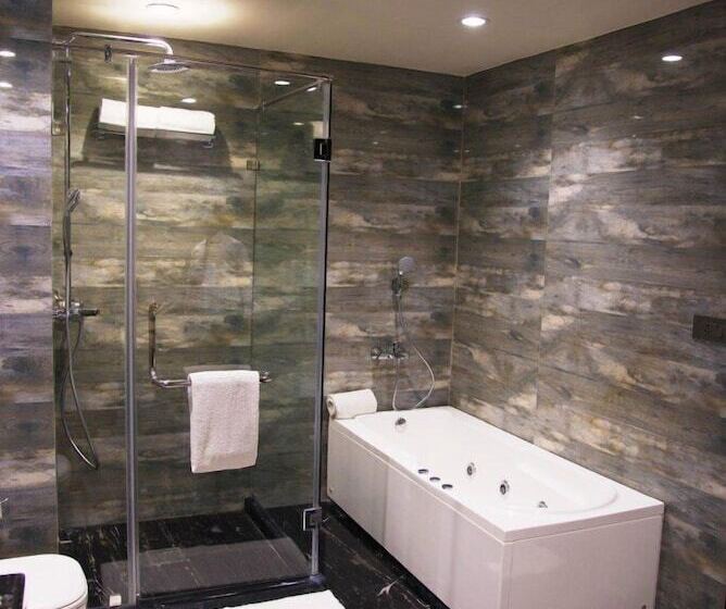 Отель Golden Blossom Imperial Resorts