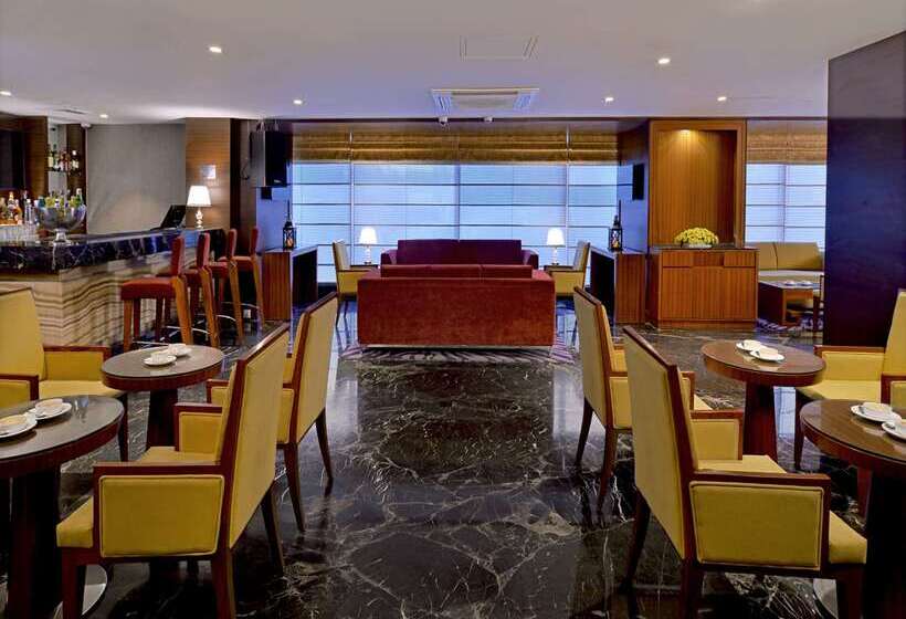 ホテル Golden Sarovar Portico Amritsar