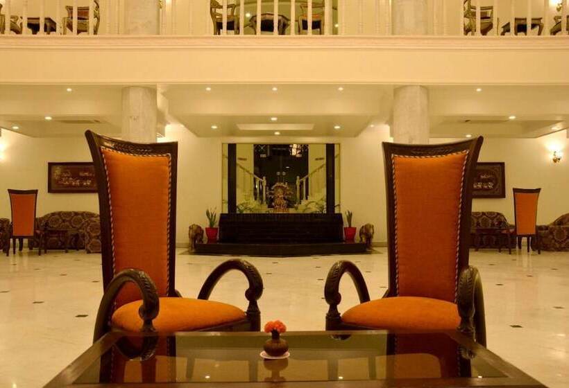 酒店 Golden Tulip Khajuraho