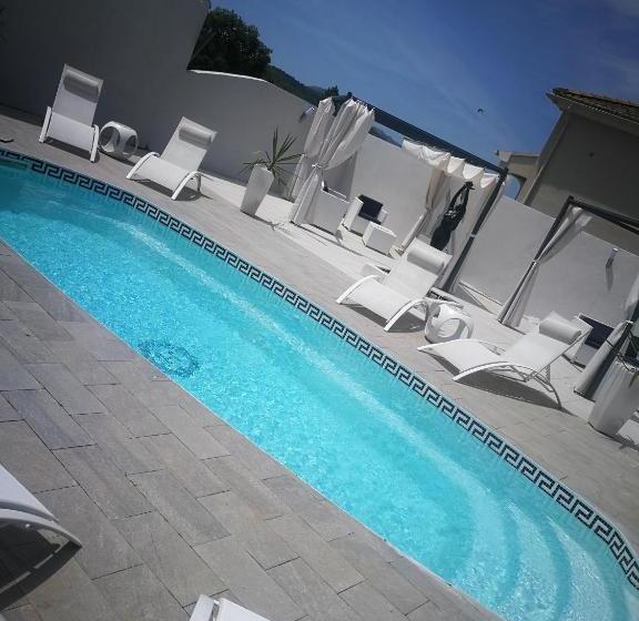 Отель Hacienda La Demeure