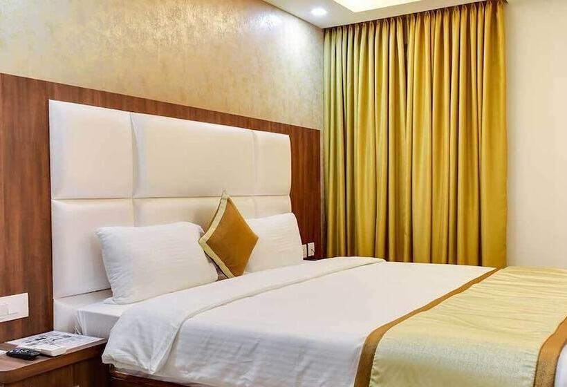 هتل Holiday Residency Coimbatore