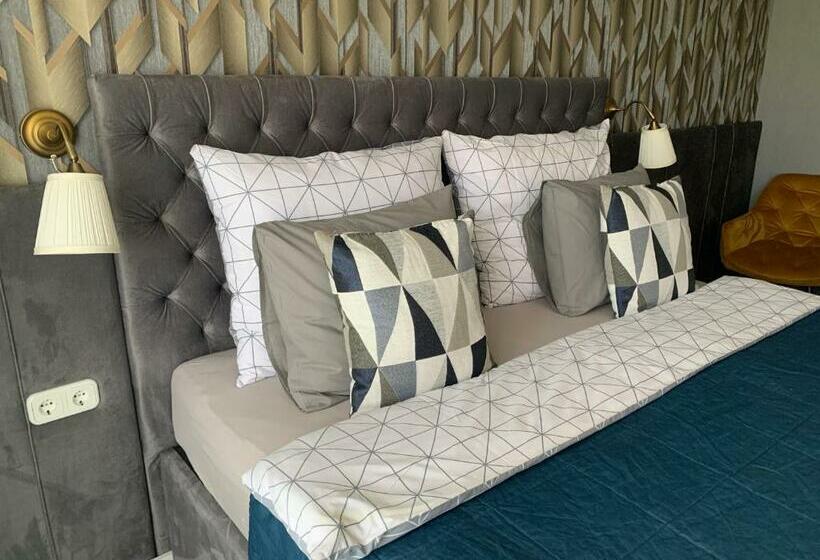 Отель Hollik Apartmanház