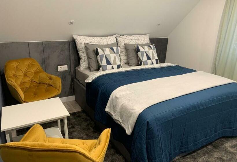 Отель Hollik Apartmanház