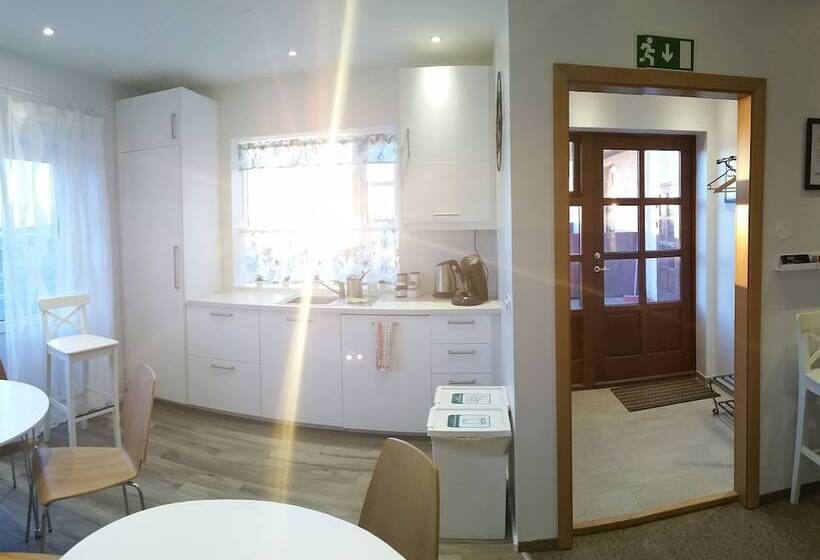 هتل House On The Hill