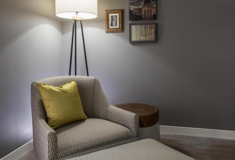 Отель Indigo Hattiesburg, An Ihg