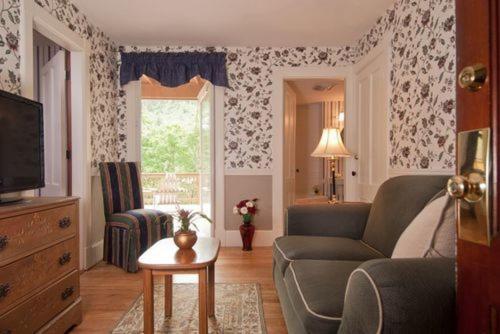 호텔 Inn At Ellis River