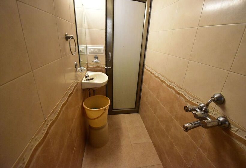 فندق Kalpana Palace, Mumbai