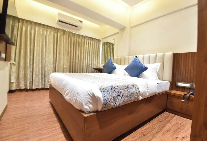 فندق Kalpana Palace, Mumbai