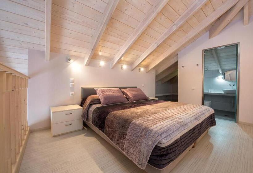 Отель Kavos Plaza