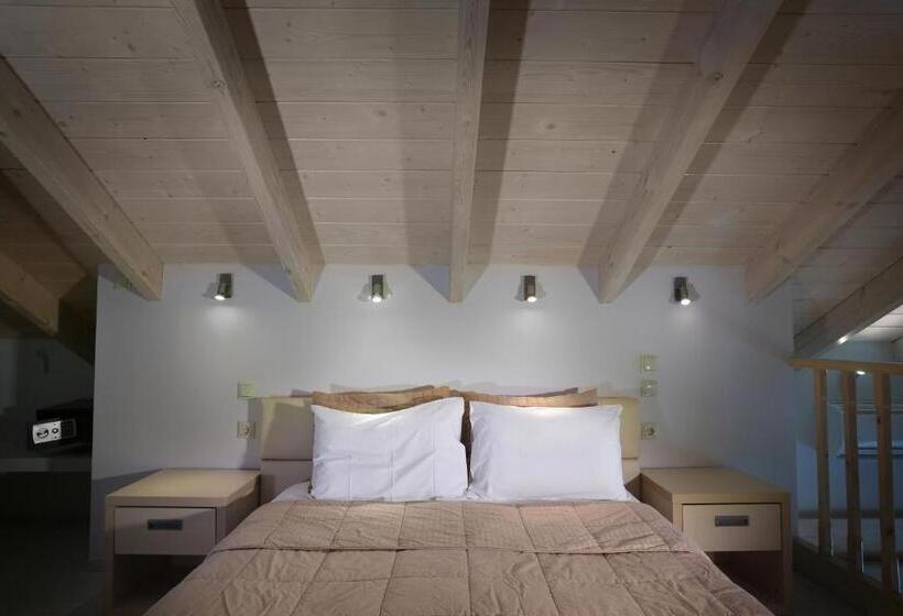 Отель Kavos Plaza