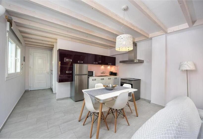 Отель Kavos Plaza