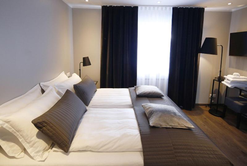 هتل Keflavik Micro Suites