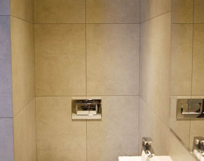 هتل Keflavik Micro Suites