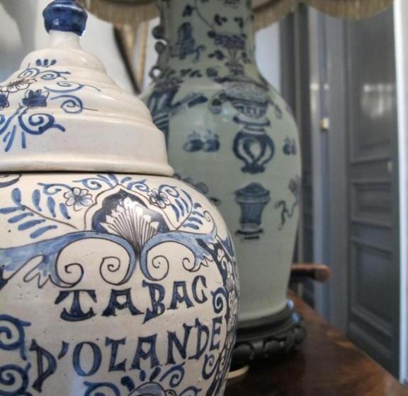 Отель La Bourgogne En Ville