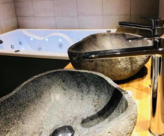 בית מלון כפרי La Parenthèse Envoutée