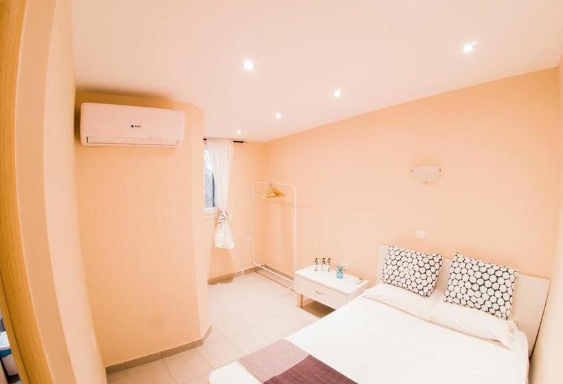 호텔 Loc Hospitality "corfu Port Suites Mantouki"