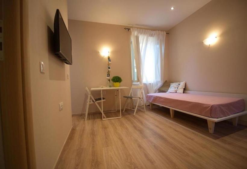 호텔 Loc Hospitality "corfu Port Suites Mantouki"