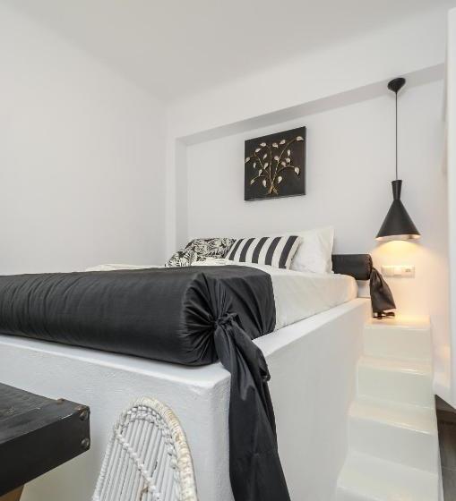 Отель Naxos Center Houses