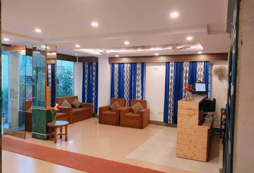 Отель Niladrii Palace