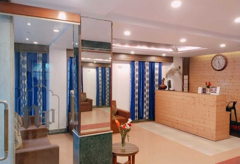 Отель Niladrii Palace