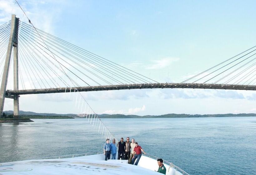 Hotel Nipah Island Resort