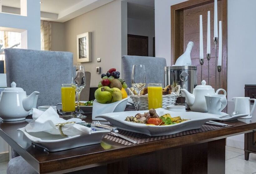 هتل Oak Plaza Suites