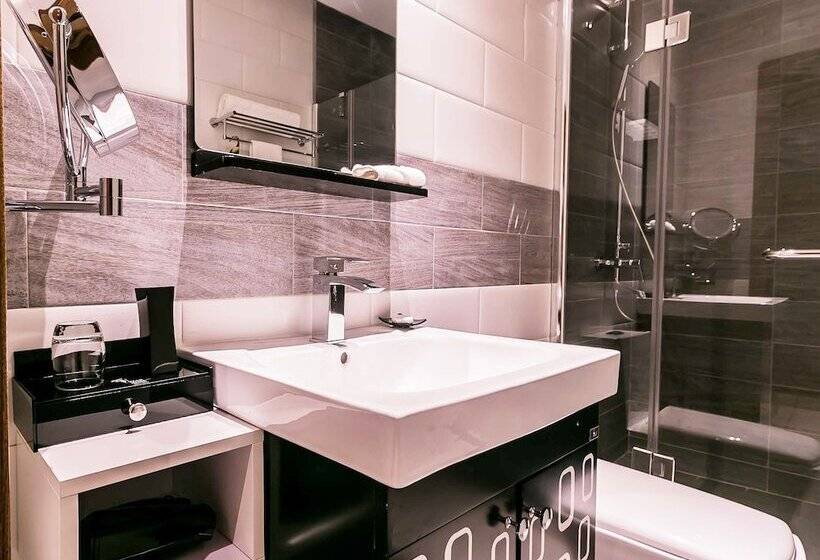 هتل Oak Plaza Suites