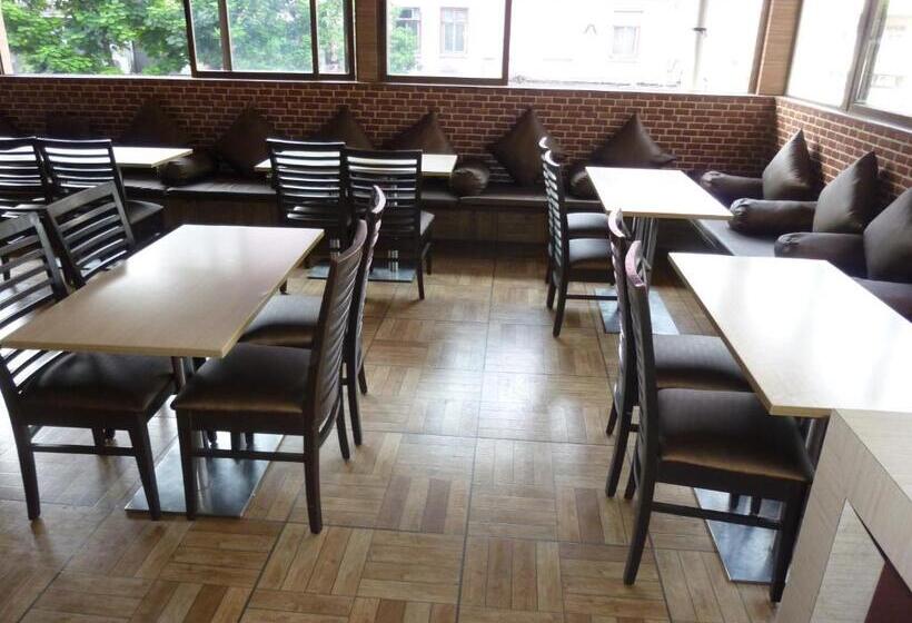 فندق Orient Palace