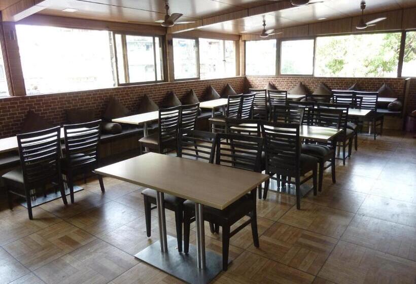 فندق Orient Palace