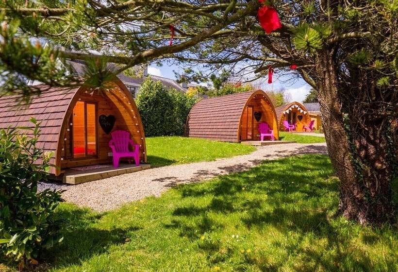 فندق Pod Umna Village