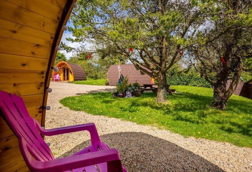 فندق Pod Umna Village