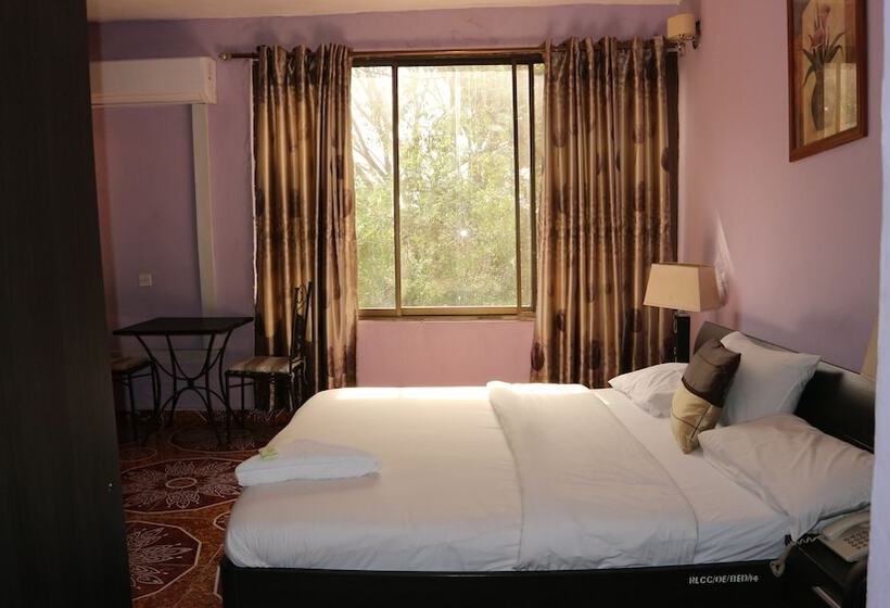 فندق Radach Lodge & Conference Centre