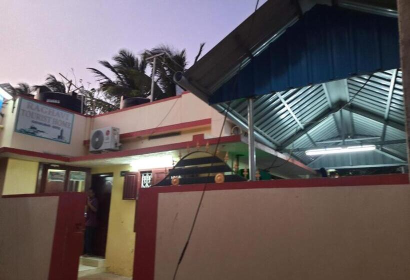 Отель Raghavi Tourist Home