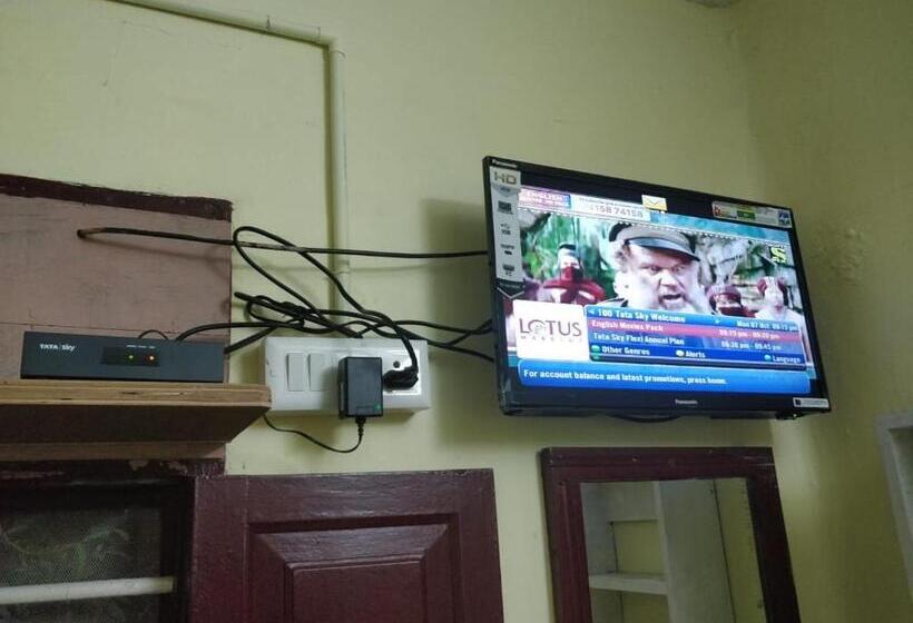 Отель Raghavi Tourist Home