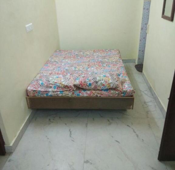 Отель Raghavi Tourist Home