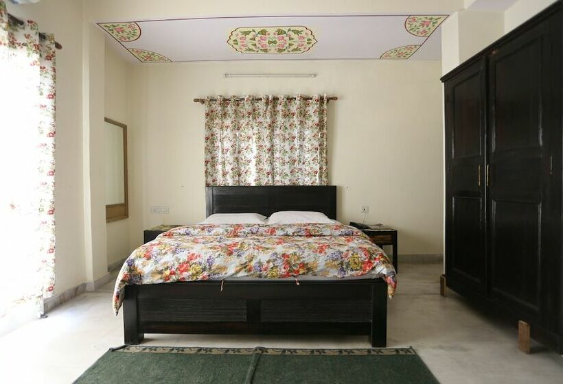 Отель Ratan Niwas