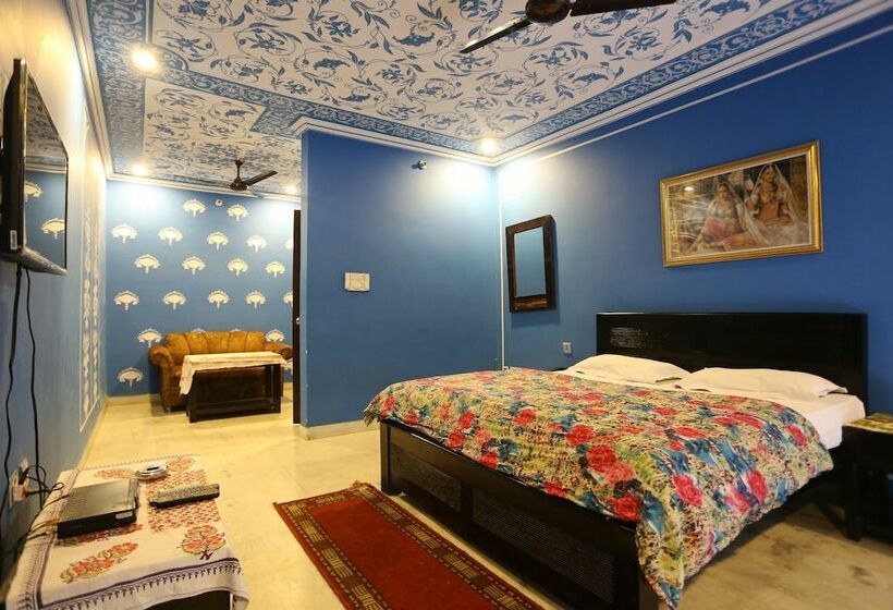 Отель Ratan Niwas