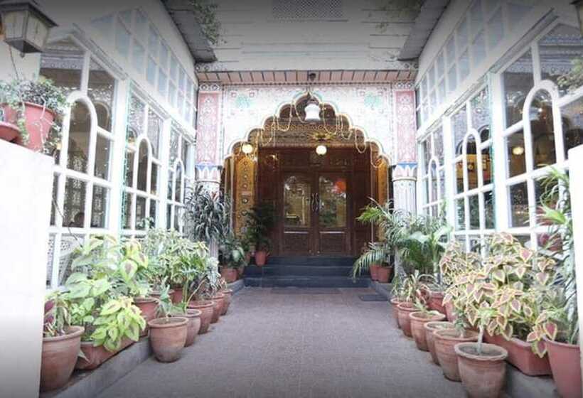 Отель Ratan Niwas