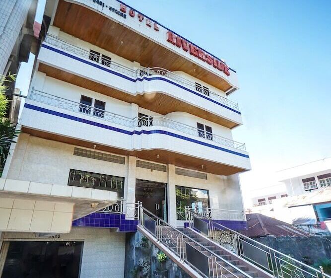 هتل Riverside Manado