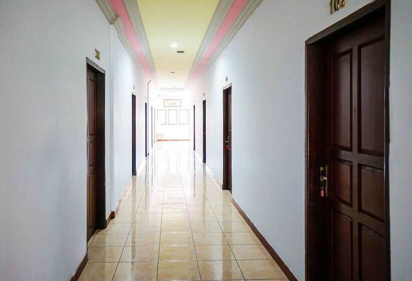 هتل Riverside Manado