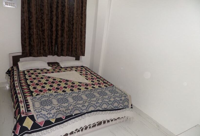 Отель Royal Lodging