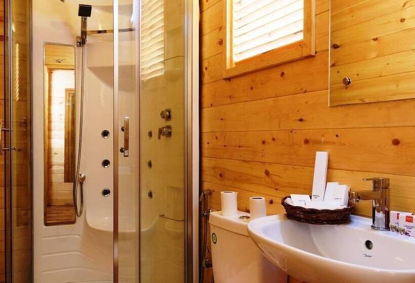 فندق Royal Woods