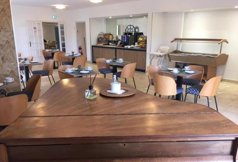 Отель Résidence Carlton Rénovée Avec Piscine