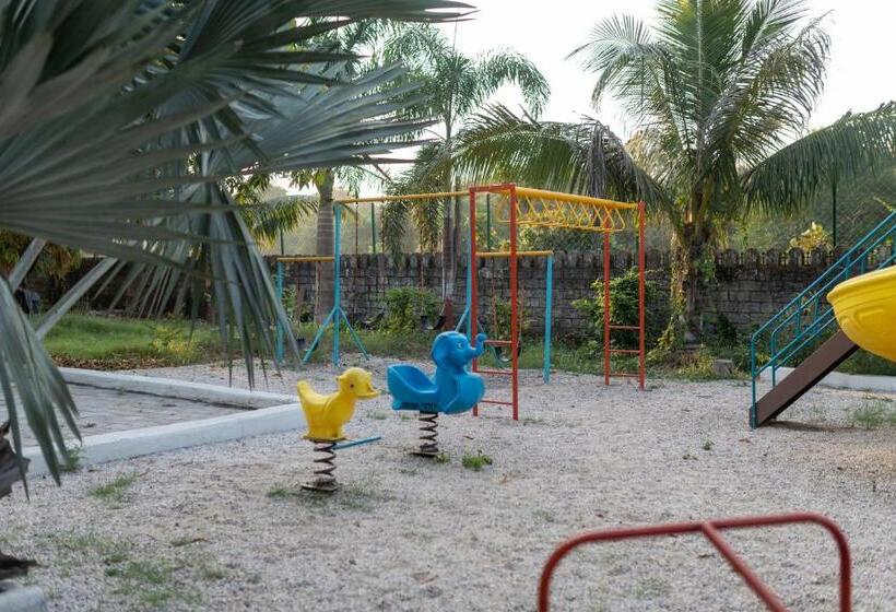 בית מלון כפרי Saavaj Resort, Sasan Gir   Where Wilderness Meets Luxury