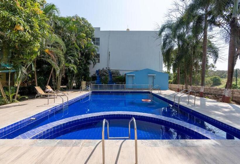 בית מלון כפרי Saavaj Resort, Sasan Gir   Where Wilderness Meets Luxury